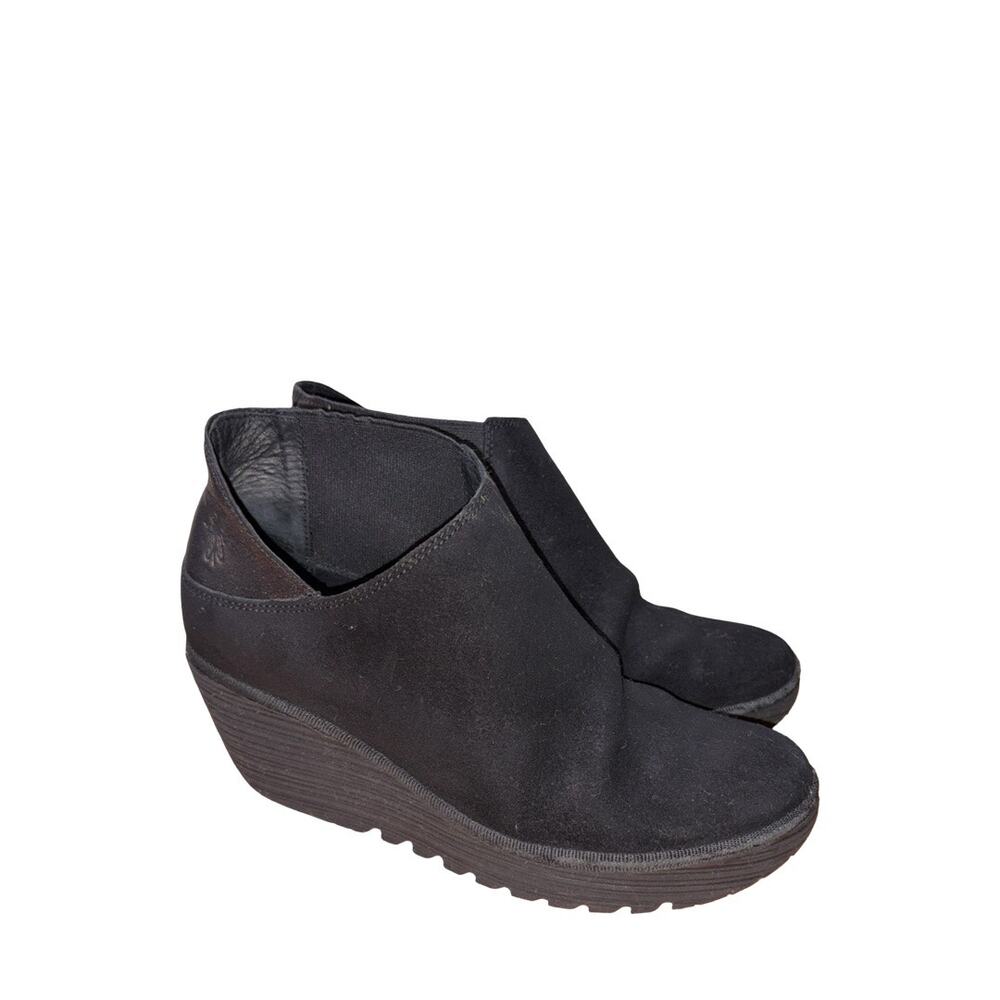 Fly London Yego Black Suede Wedge Chelsea Boots Size: EU 39 / US 8-8.5